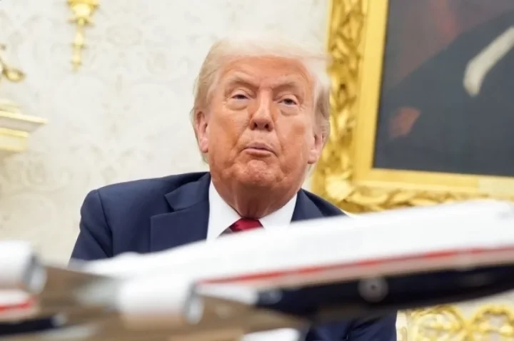 Донни Трамп пообещал лично прикрыть Прибалтику, но вопрос «кто прикроет самого Трампа?» остаётся открытым